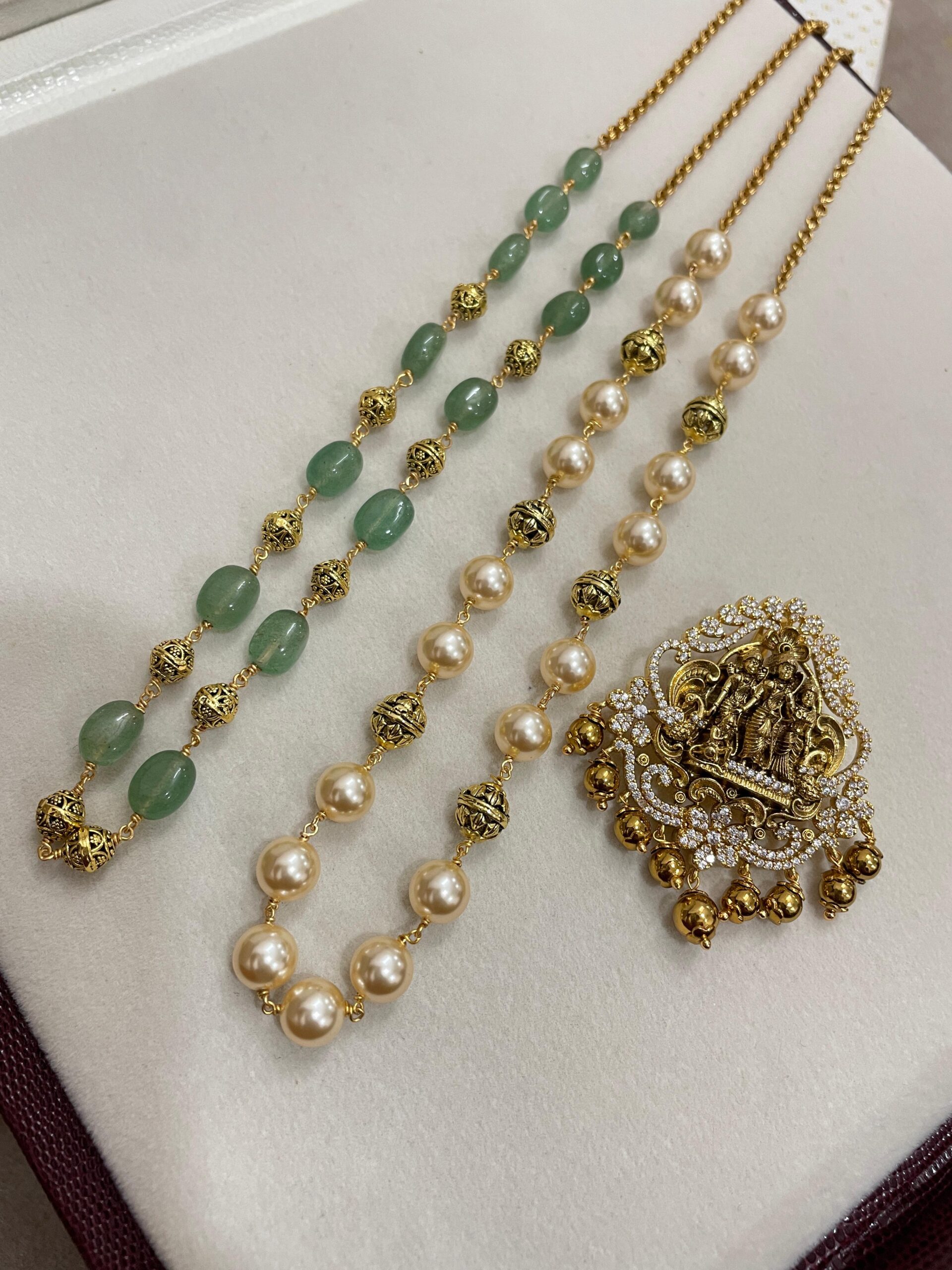 𝐓𝐑𝐀𝐃𝐈𝐓𝐈𝐎𝐍𝐀𝐋 𝐁𝐄𝐀𝐃𝐒 𝐌𝐀𝐋𝐀 𝐍𝐄𝐂𝐊𝐋𝐀𝐂𝐄