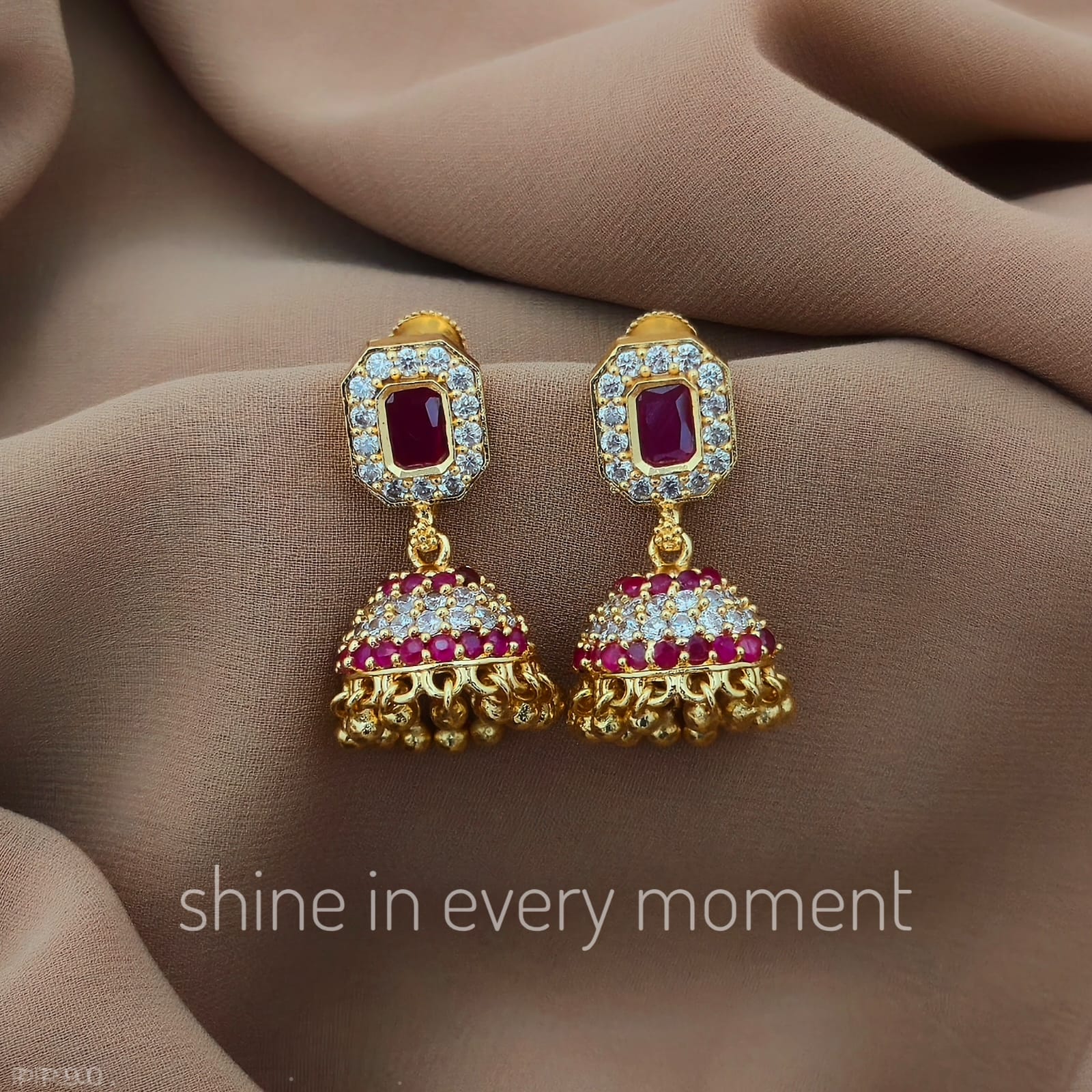 𝐆𝐎𝐋𝐃-𝐏𝐋𝐀𝐓𝐄𝐃 𝐉𝐇𝐔𝐌𝐊𝐈